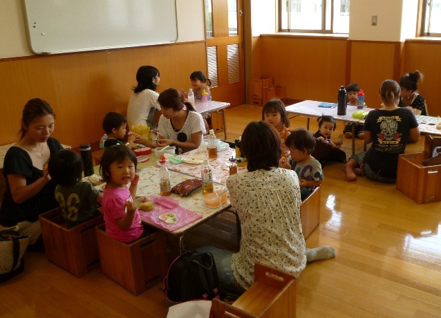 自由来館の様子2